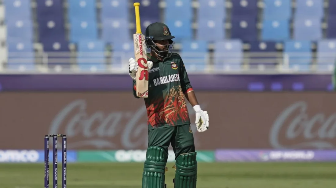 হৃদয়ের দুর্দান্ত সেঞ্চুরিতে লড়াকু পুঁজি পেল বাংলাদেশ